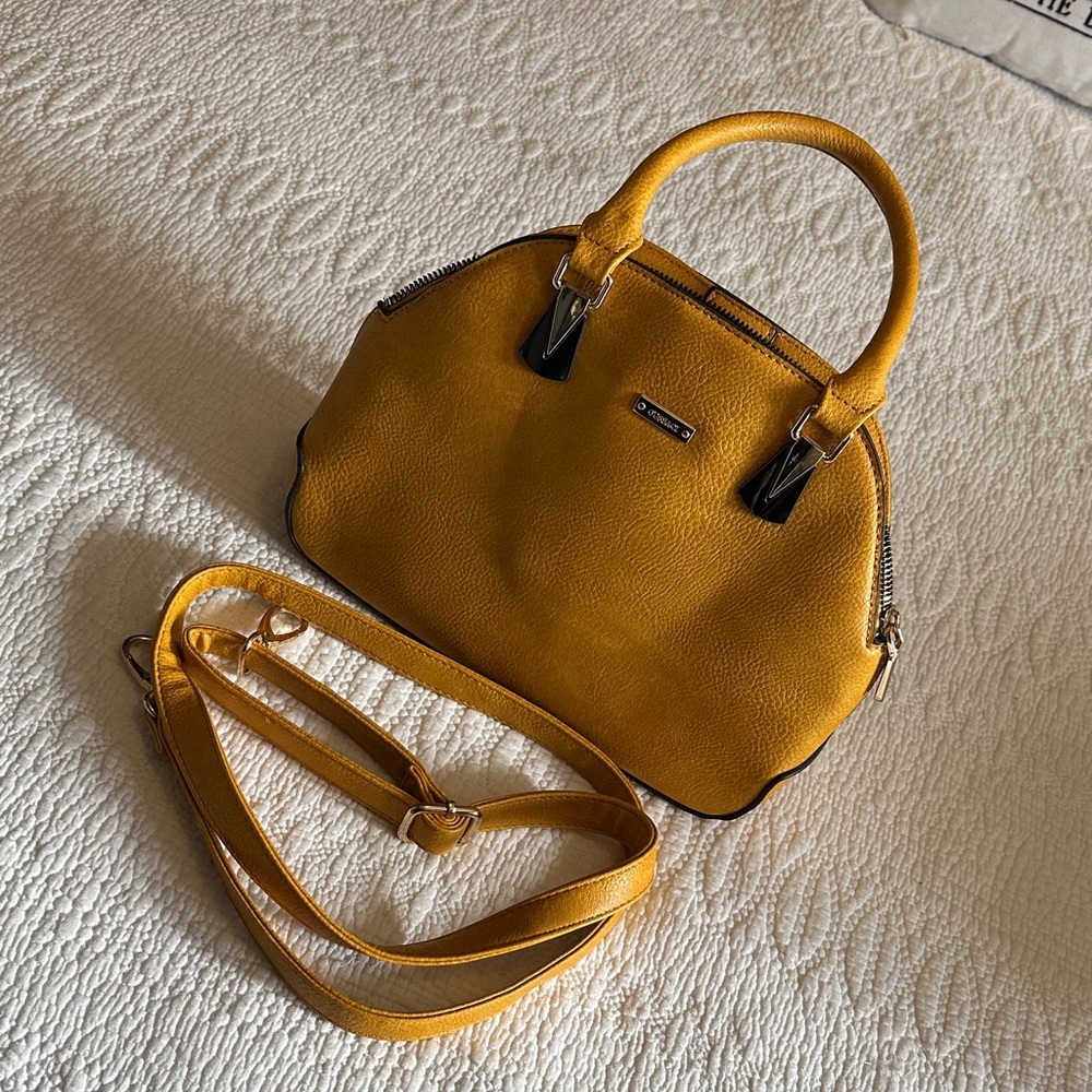 NWOT Gussaci PU Handbag/Crossbody Bag